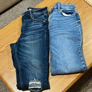BUNDLE of Women’s Old Navy Jeans - Size 4